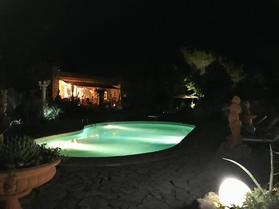 La Cactee Singuliere Bed & Breakfast Безие Екстериор снимка