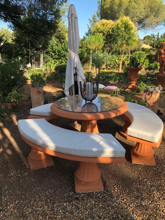 La Cactee Singuliere Bed & Breakfast Безие Екстериор снимка