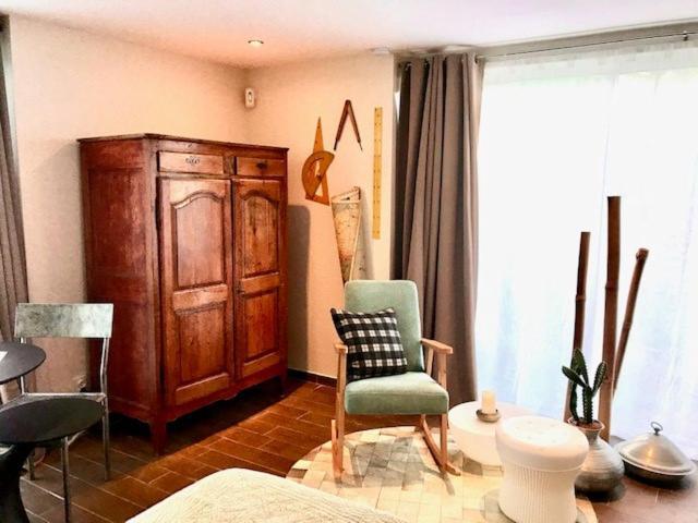 La Cactee Singuliere Bed & Breakfast Безие Екстериор снимка